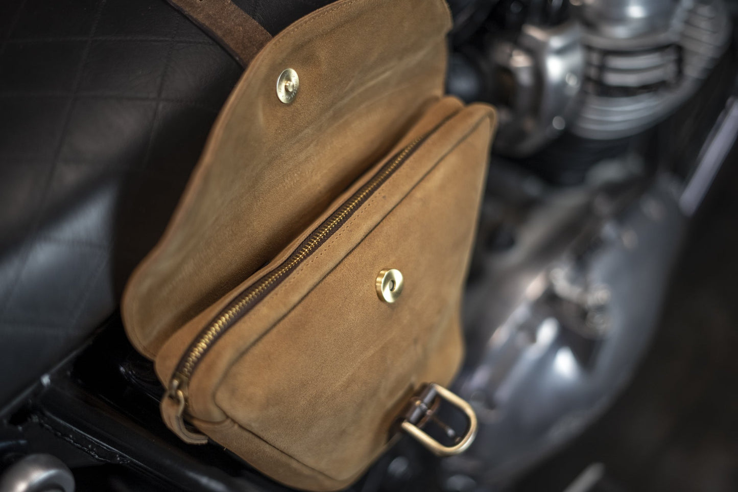 Sacoche latérale cuir Camel pour Royal Enfield