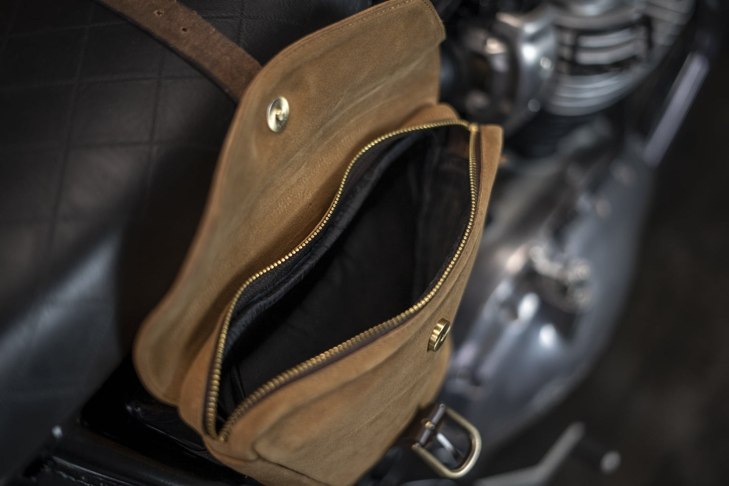 Sacoche latérale cuir Camel pour Royal Enfield